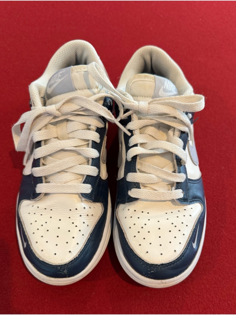 Nike Kids Low-Top Sneakers in White and Navy Blue